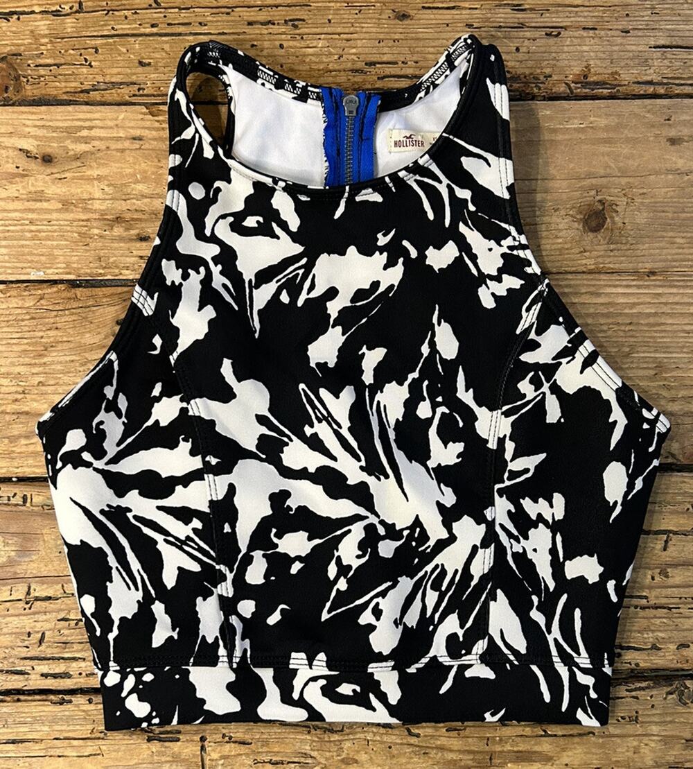 Hollister Women’s Size XS Black/White Print Sports Bra Full Zip Back NWOT